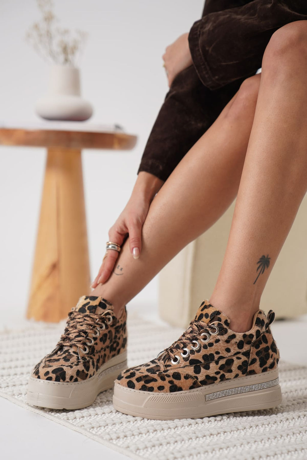 Lunora Premium Yüksek Taban Bej Leopar 8 cm Gizli Topuk Kadın Sneaker