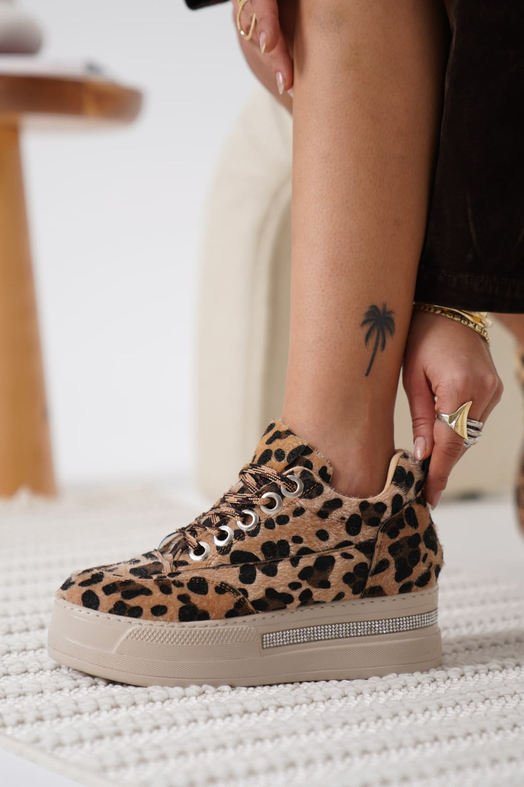 Lunora Premium Yüksek Taban Bej Leopar 8 cm Gizli Topuk Kadın Sneaker