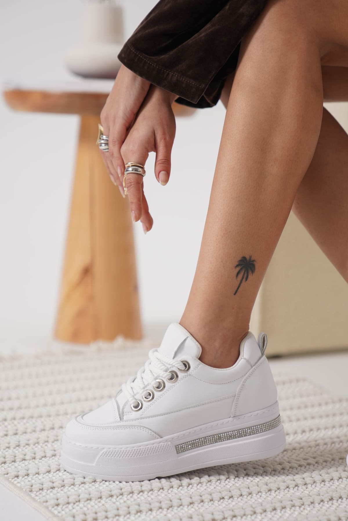Lunora Premium Yüksek Taban Beyaz 8 cm Gizli Topuk Kadın Sneaker