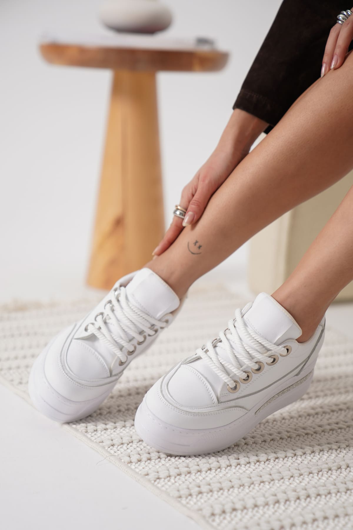 Lunora Premium Yüksek Taban Beyaz 8 cm Gizli Topuk Kadın Sneaker