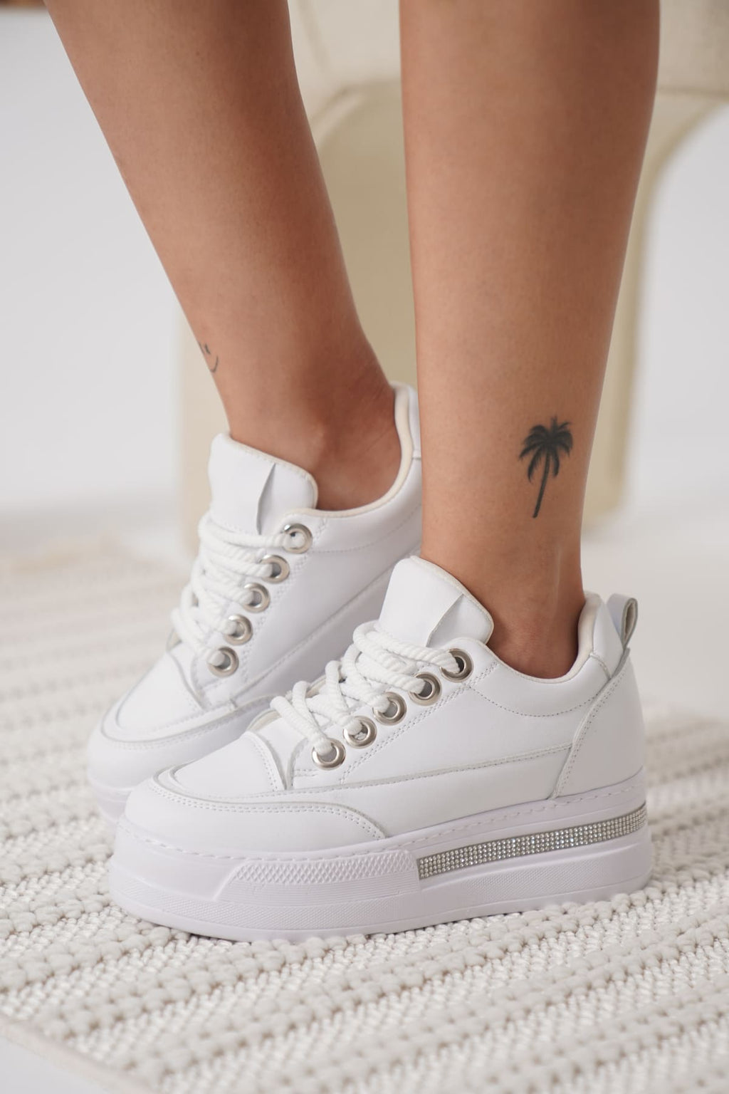 Lunora Premium Yüksek Taban Beyaz 8 cm Gizli Topuk Kadın Sneaker