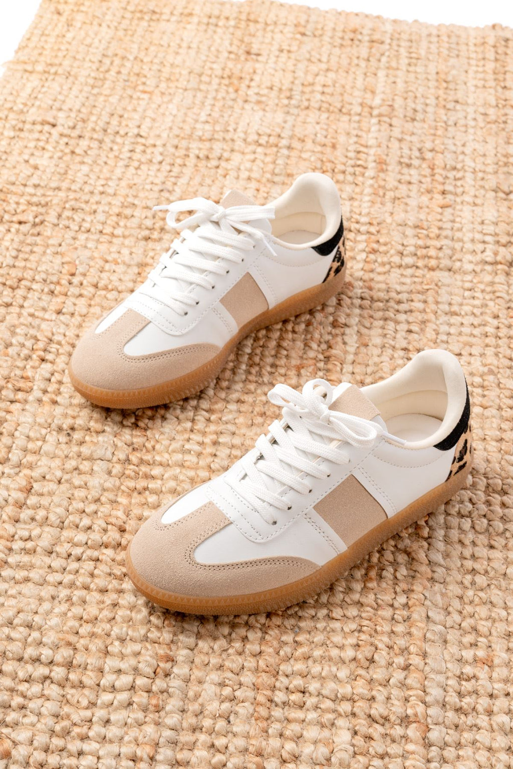 ZRİNM-6006 Premium Beyaz Garni Leopar Desenli Bağcıklı Kadın Sneaker