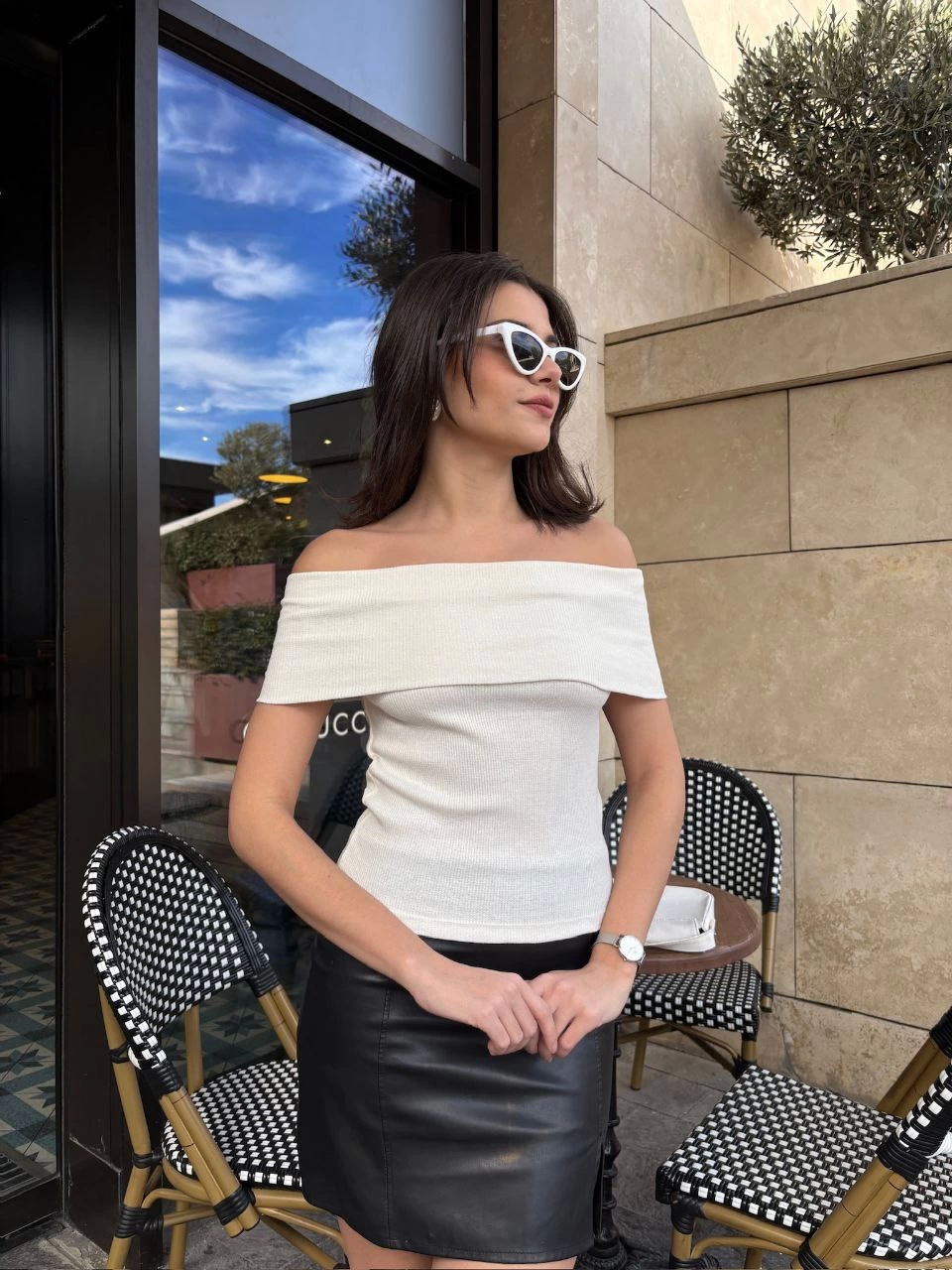 Madonna Yaka Sıfır Kol Bluz Beyaz