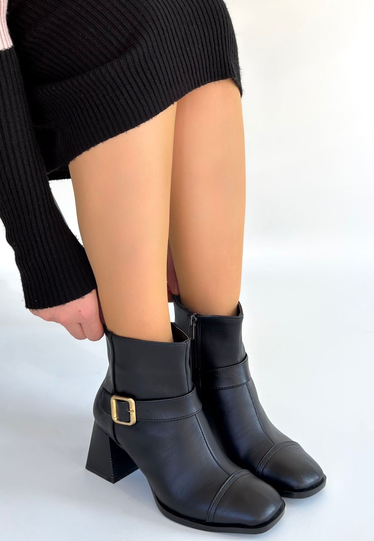 Mejjo Premium Siyah Fermuarlı Topuklu Kadın Bot