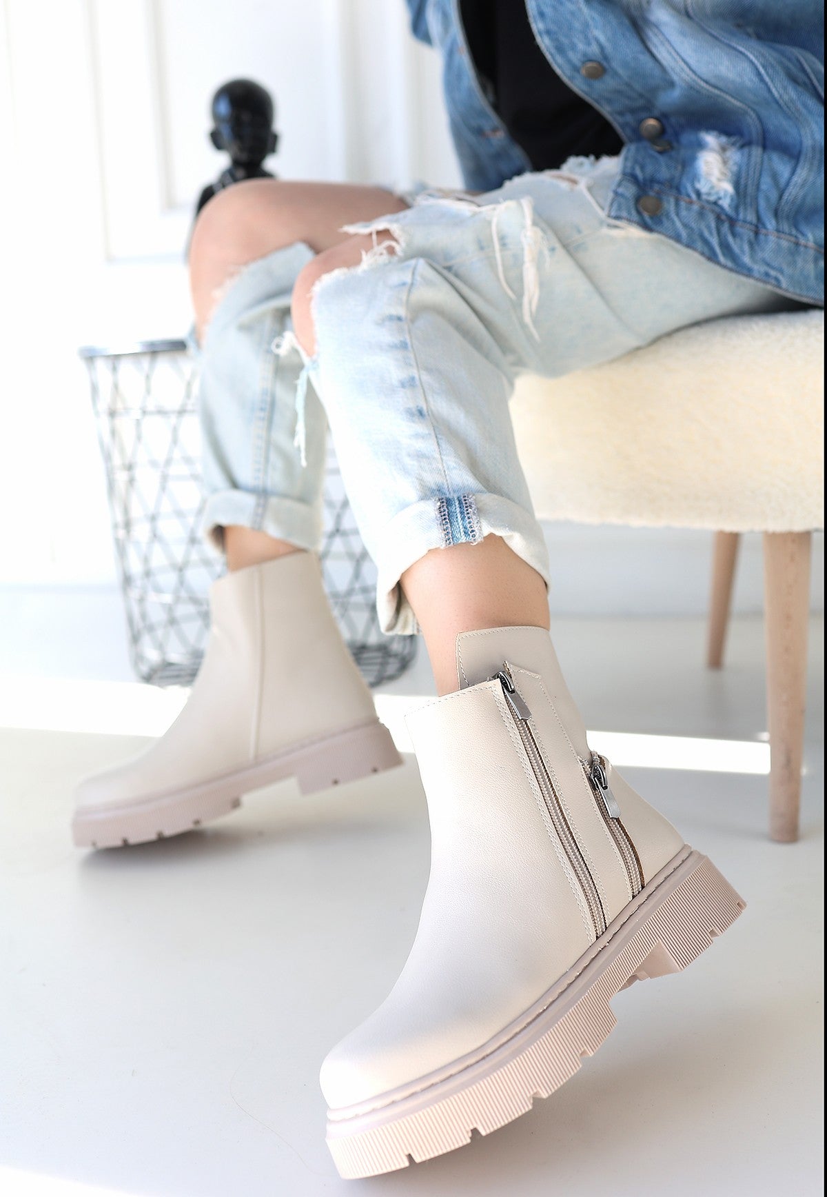 Menta Premium Beige Zipper Accessory Boots