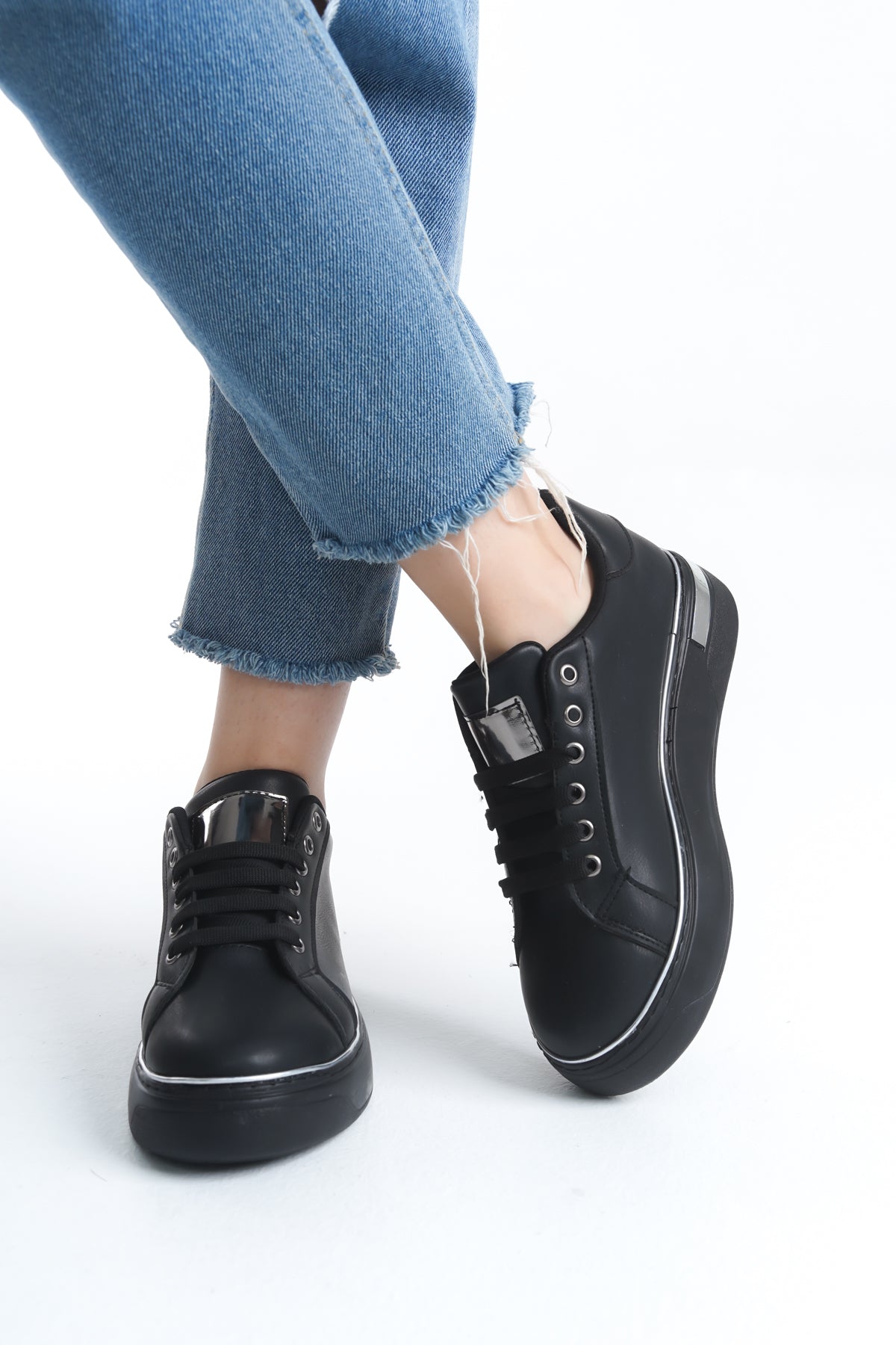 MINA Lace-Up Orthopedic Sole Women's Sneakers - Black/Silver