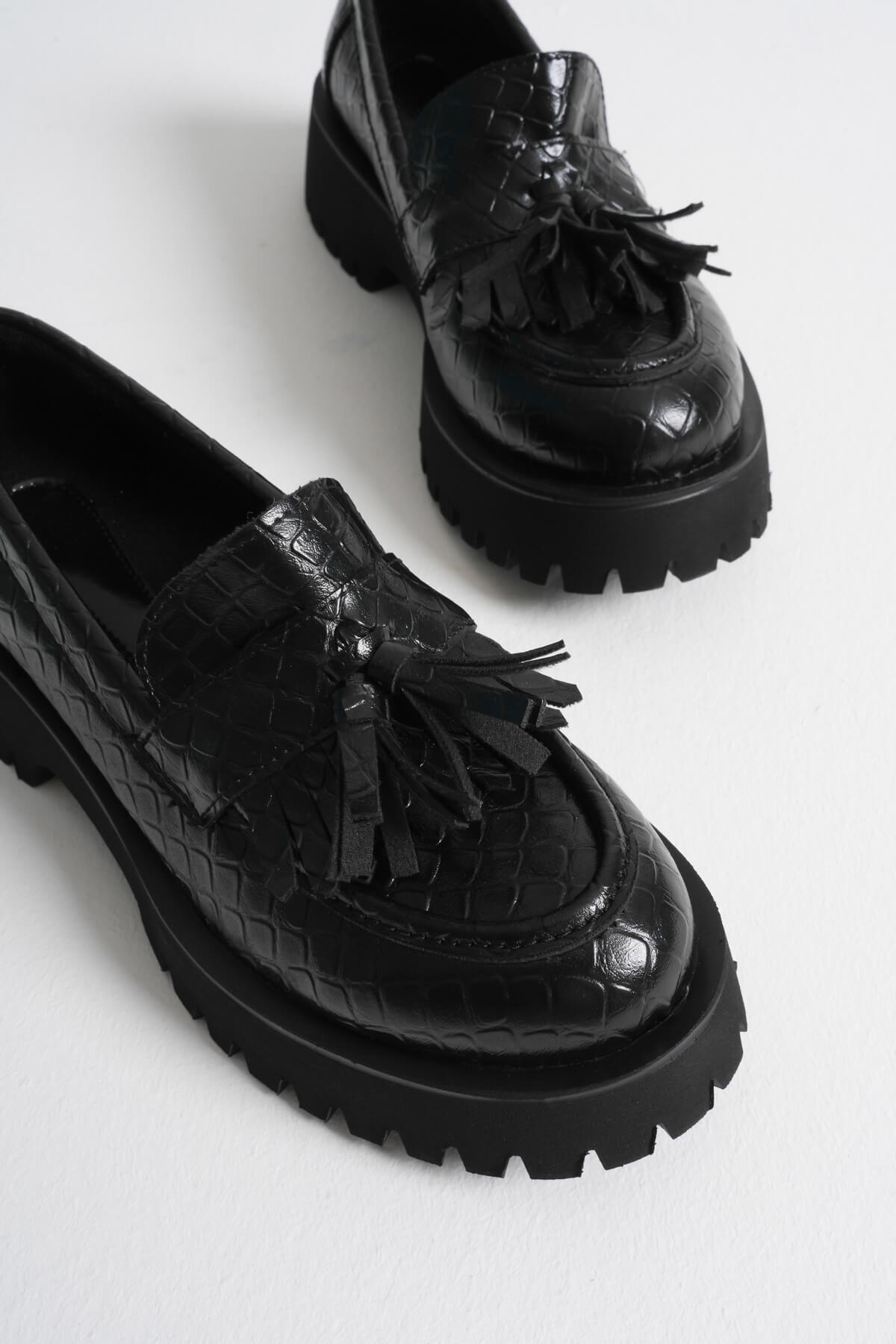 Melora Premium Kadın Günlük Siyah Kroko Baskılı Püsküllü Loafer