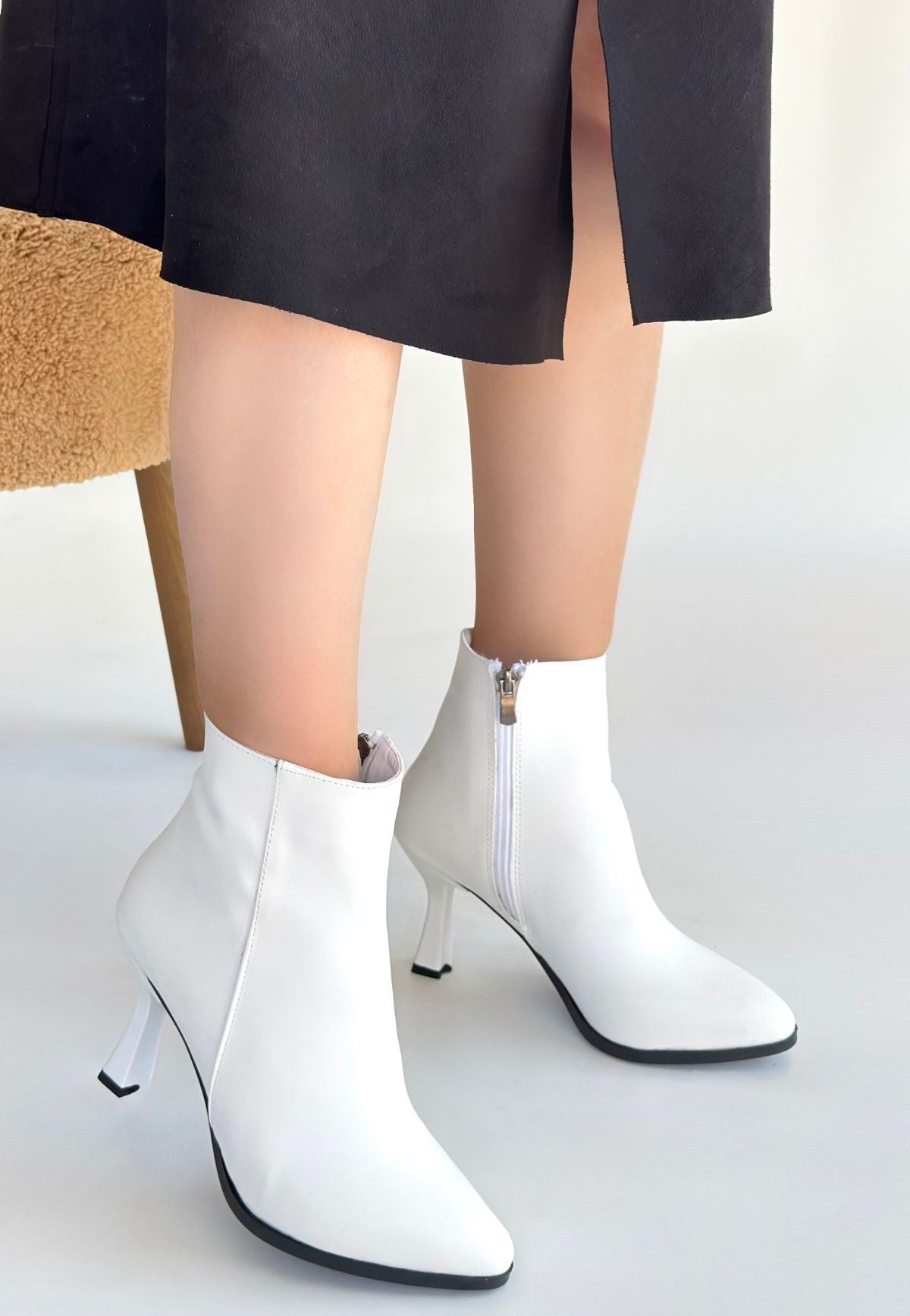 Mişha İnce Topuklu Fermuarlı Beyaz Bot