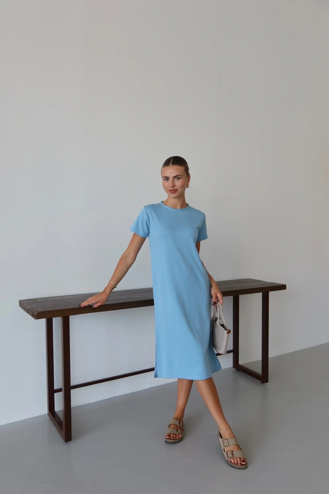 Modal yırtmaçlı elbise mavi