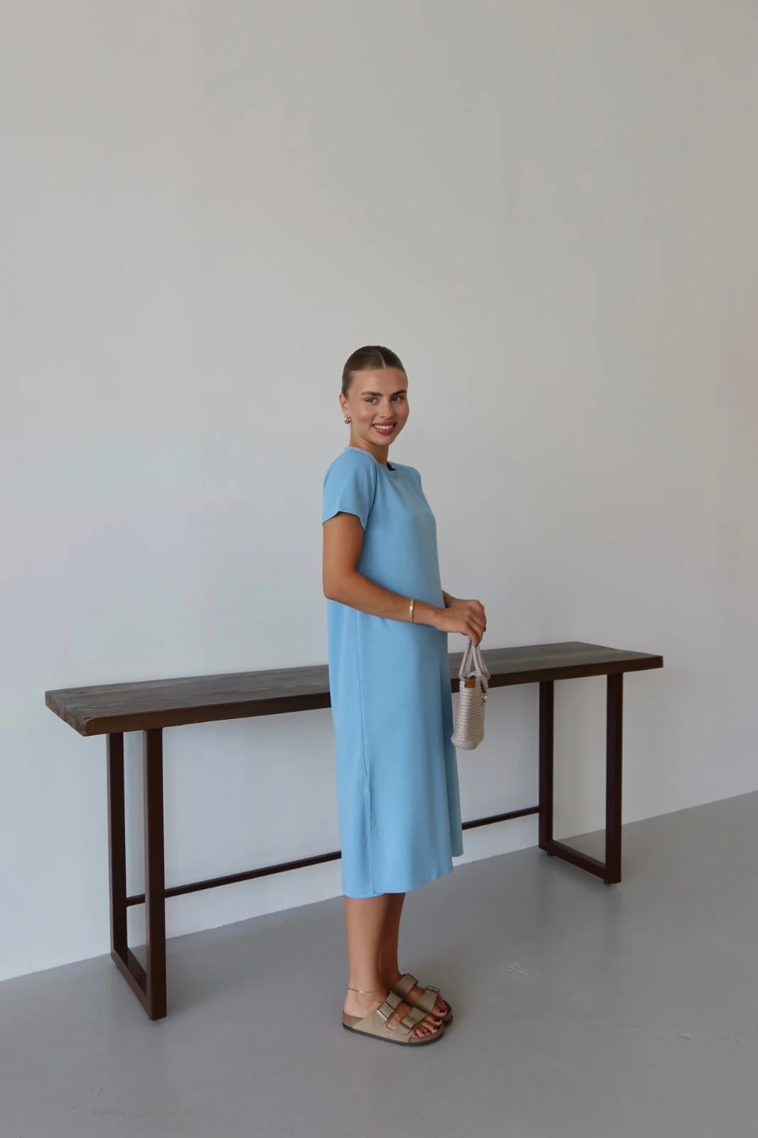 Modal yırtmaçlı elbise mavi