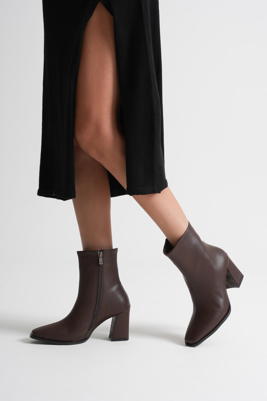 Mue Premium Kadın Acı Kahve Kalın Topuklu Fermuarlı Bot