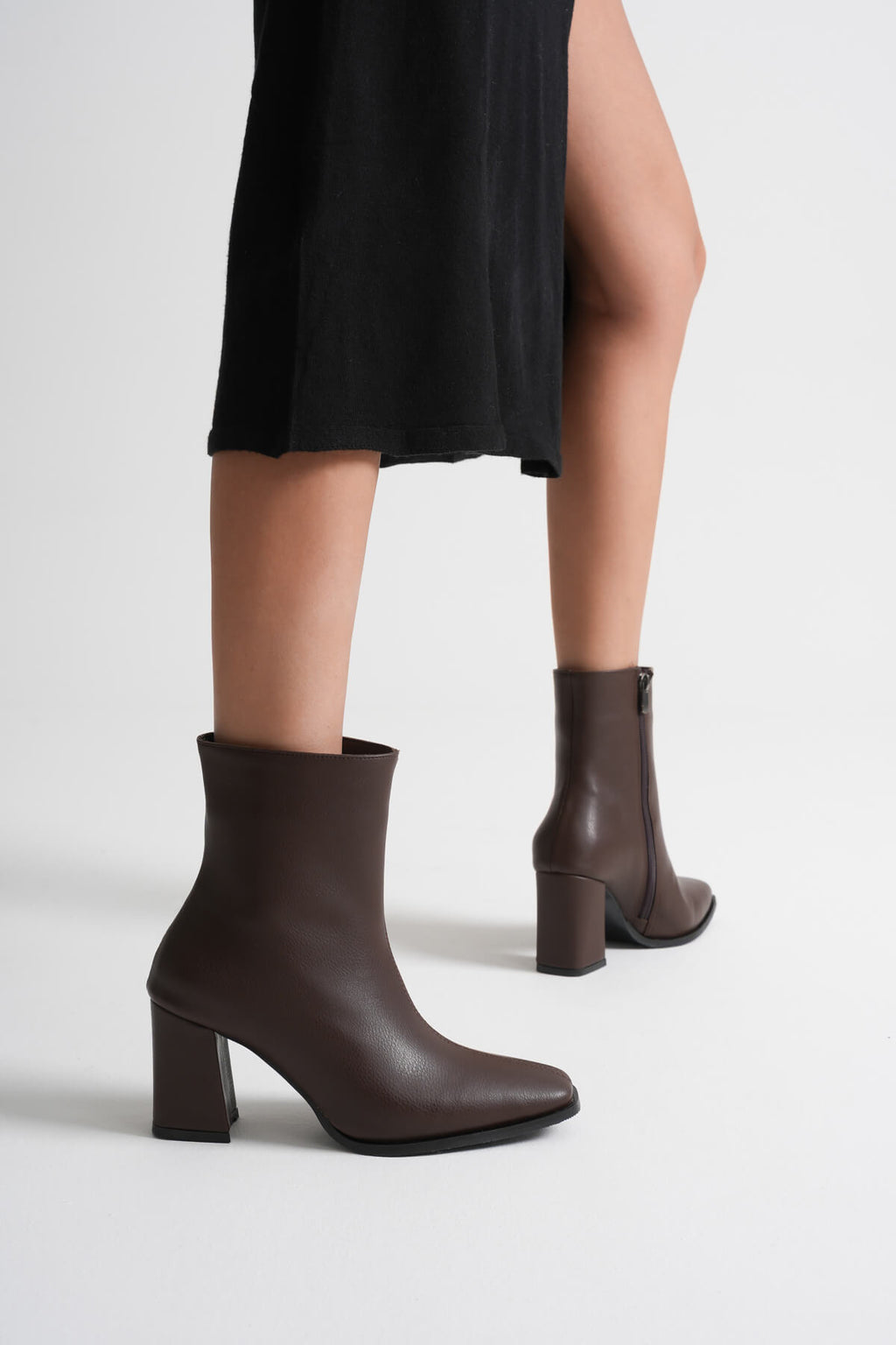 Mue Premium Kadın Acı Kahve Kalın Topuklu Fermuarlı Bot