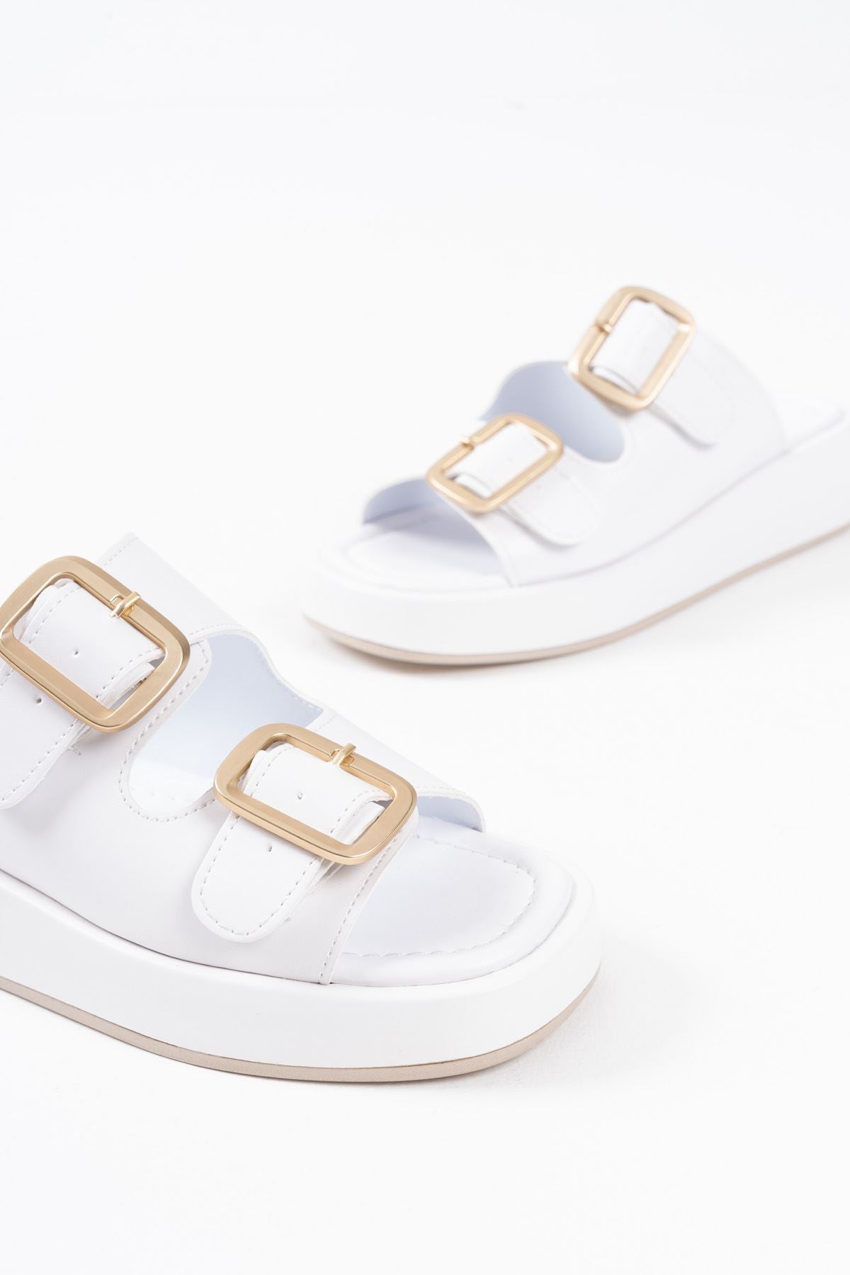 Nare Premium White Buckled Slippers