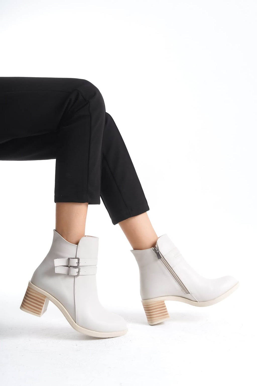 NOE - Buckled Zippered Orthopedic Sole Heeled Women's Cream Boots