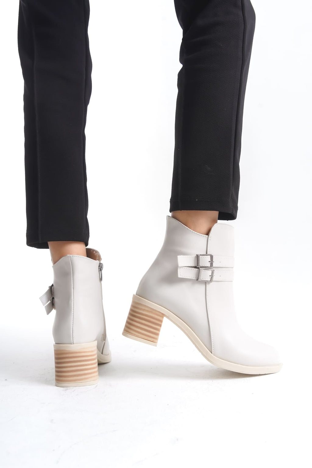 NOE - Buckled Zippered Orthopedic Sole Heeled Women's Cream Boots