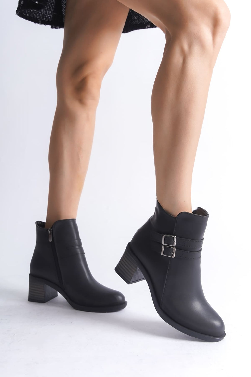 NOE - Buckled Zippered Orthopedic Sole Heeled Women's Boots Black