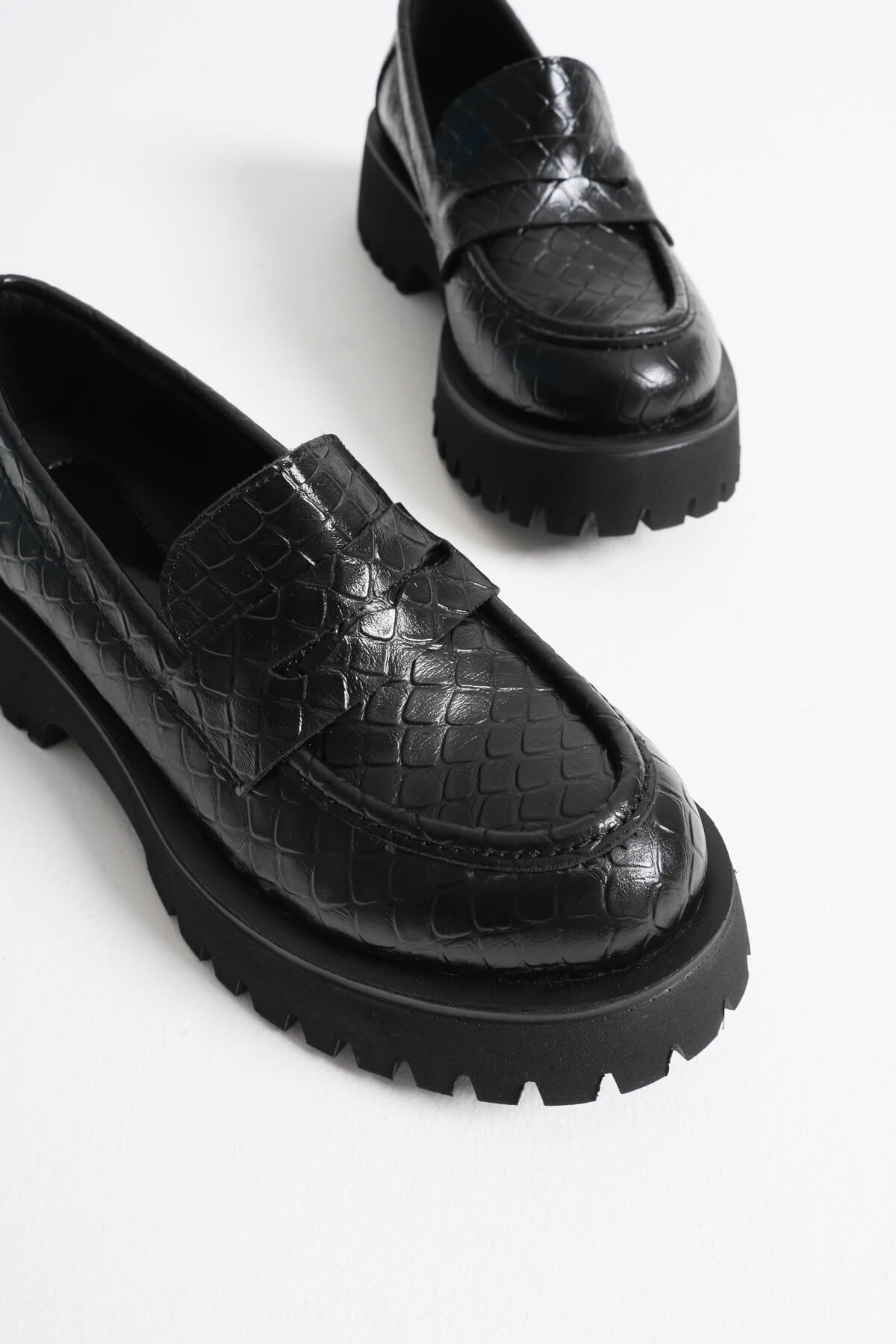 Savana Premium Kadın Günlük Siyah Kroko Loafer Ayakkabı