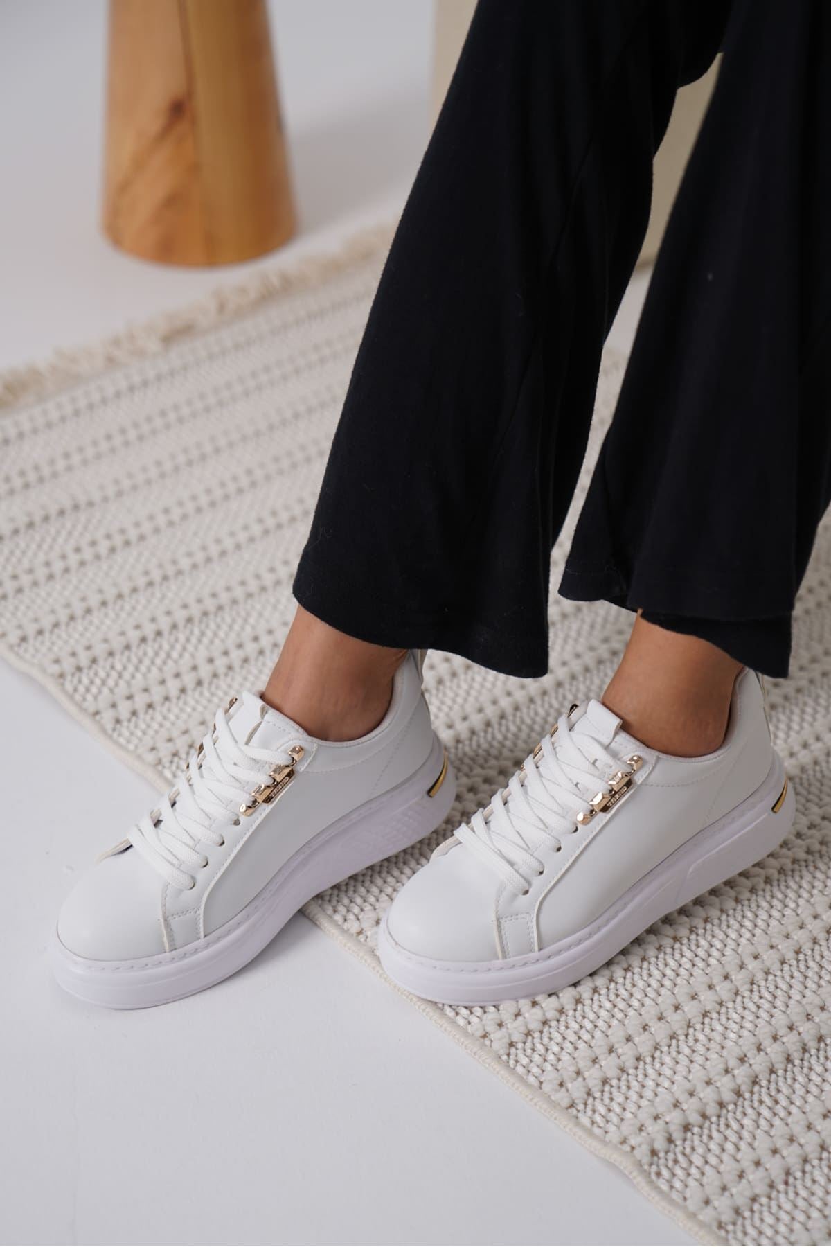 Nova Premium Kadın Gold Detaylı Beyaz Sneaker