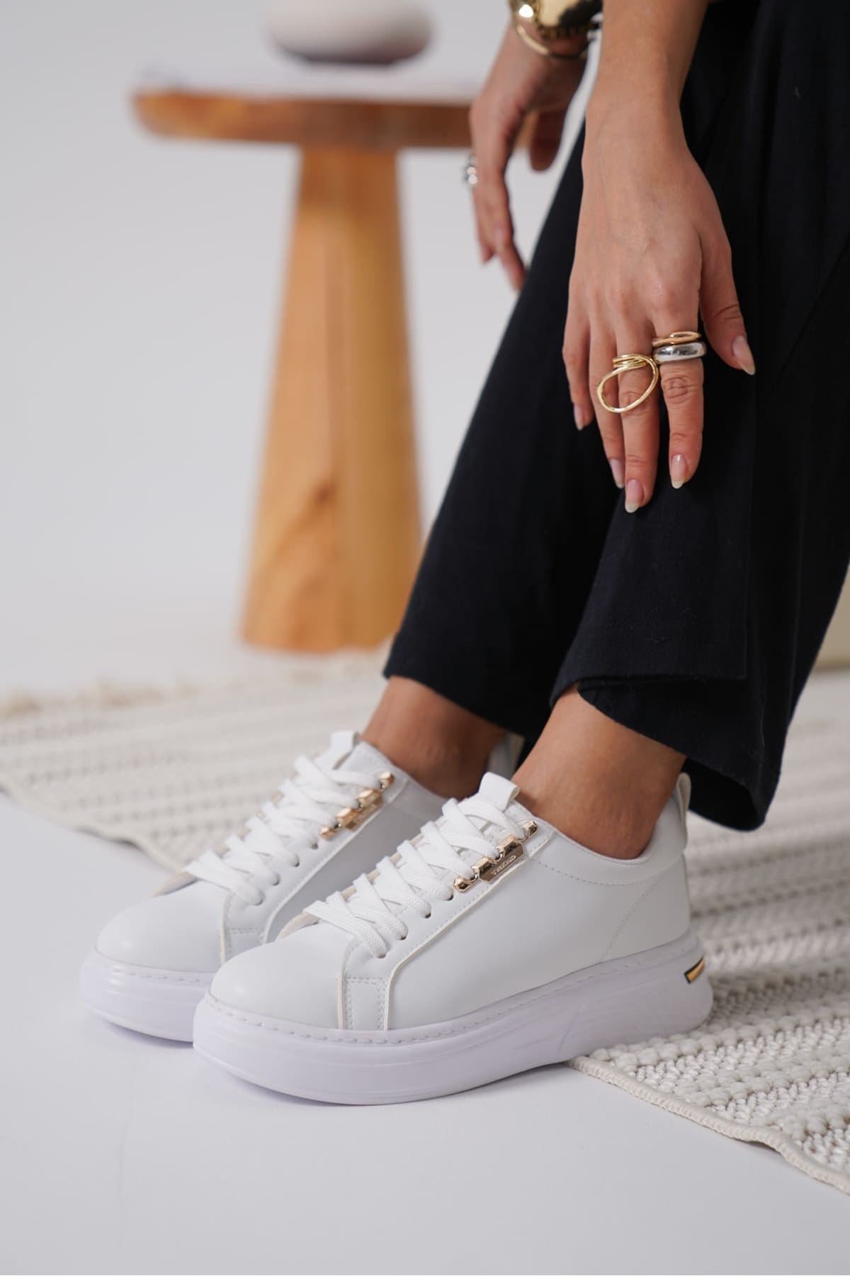 Nova Premium Kadın Gold Detaylı Beyaz Sneaker