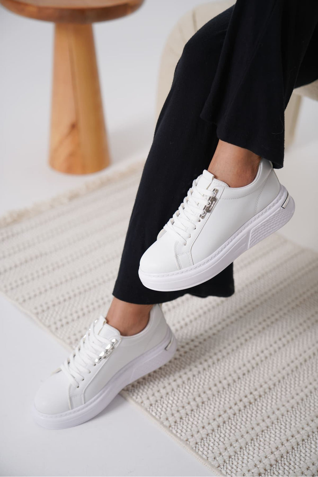 Nova Premium Kadın Gümüş Detaylı Beyaz Sneaker