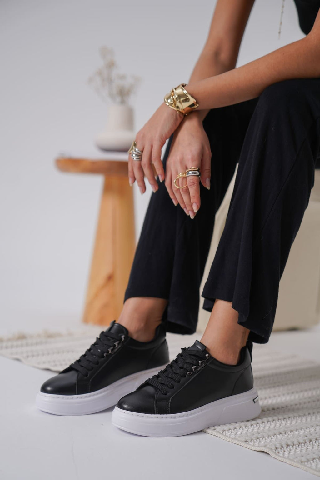 Nova Premium Kadın Gümüş Detaylı Siyah Sneaker