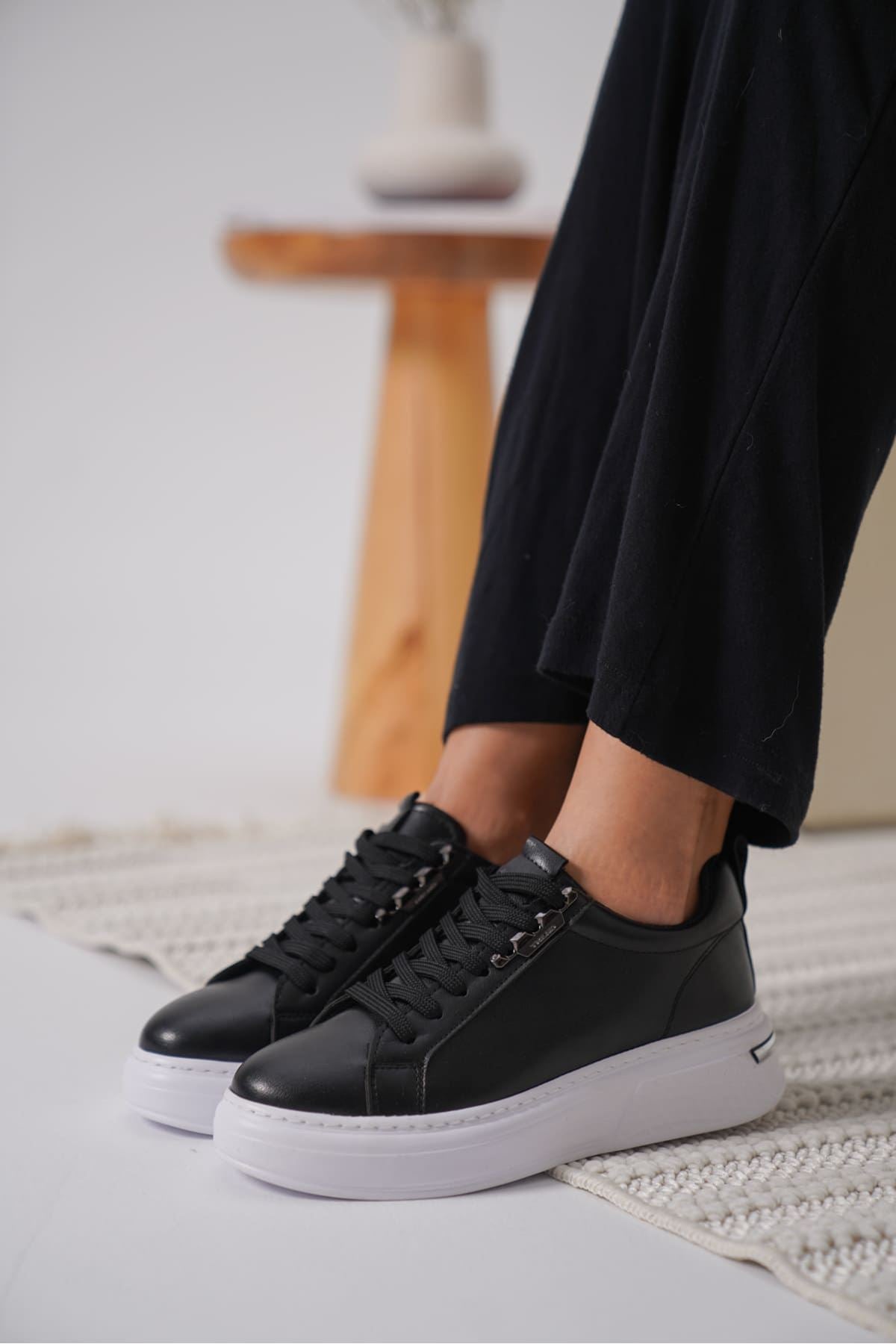 Nova Premium Kadın Gümüş Detaylı Siyah Sneaker