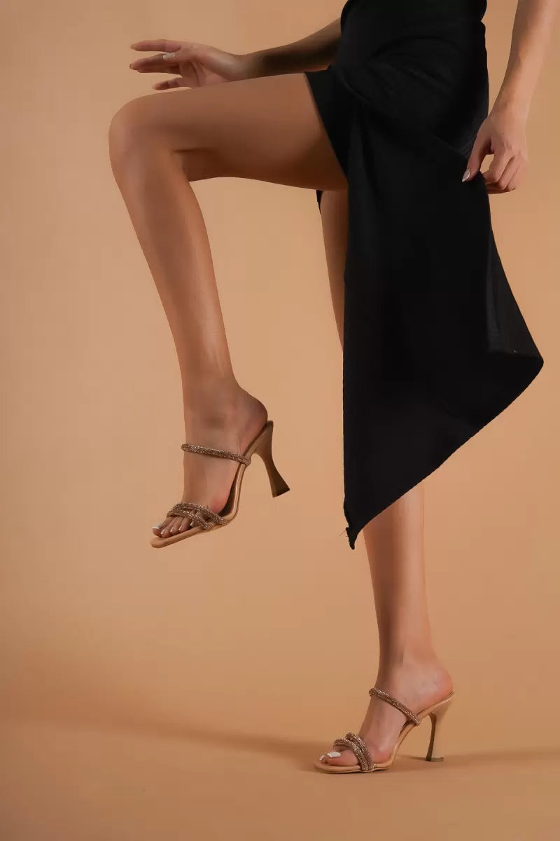 Stella Crystal Premium Nude Taşlı İnce Bantlı Abiye Topuklu Terlik
