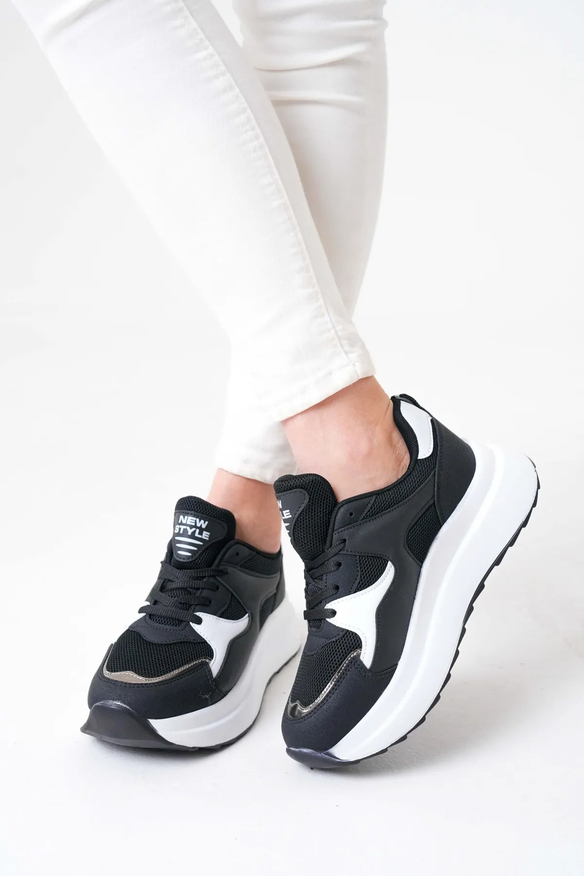 NZS Premium Knit Detailed Lace-Up Women's Black and White Sneakers