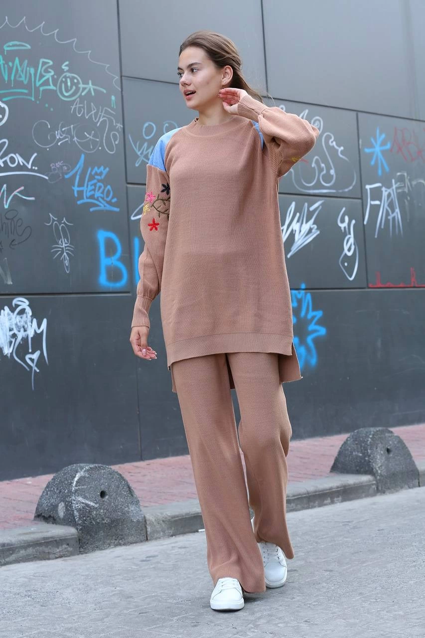 Shoulder Detailed Sleeve Embroidered Double-Piece Bottom and Top Knitwear Set Mink