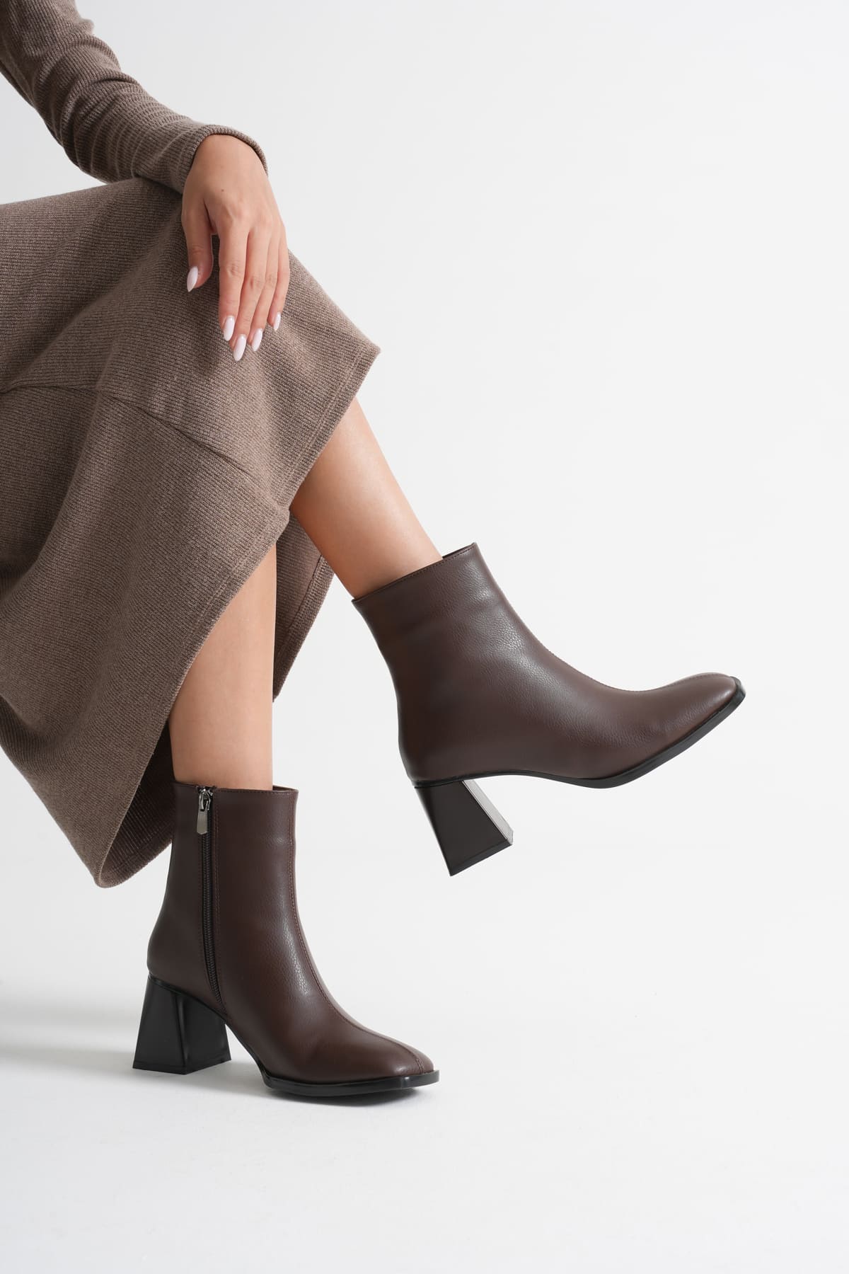 Napoca Premium Vegan Deri Acı Kahve Topuklu Bot