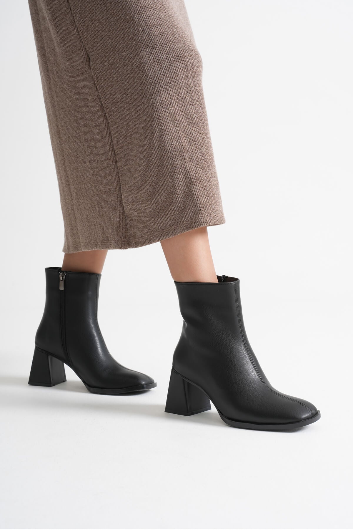 Napoca Premium Vegan Leather Black Heeled Boots