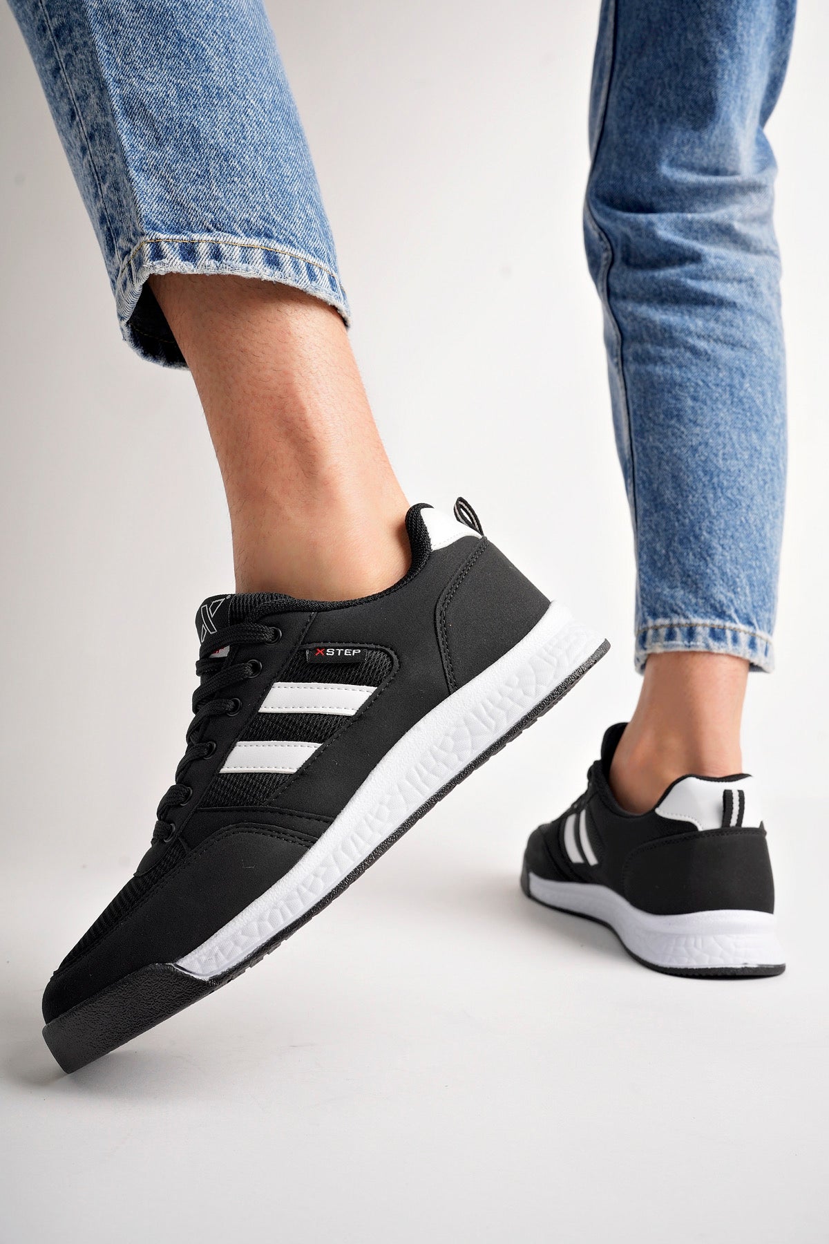 X24 Ortopedik Taban Çizgili Unisex Yazlık Siyah Beyaz Rengi Spor Ayakkabı