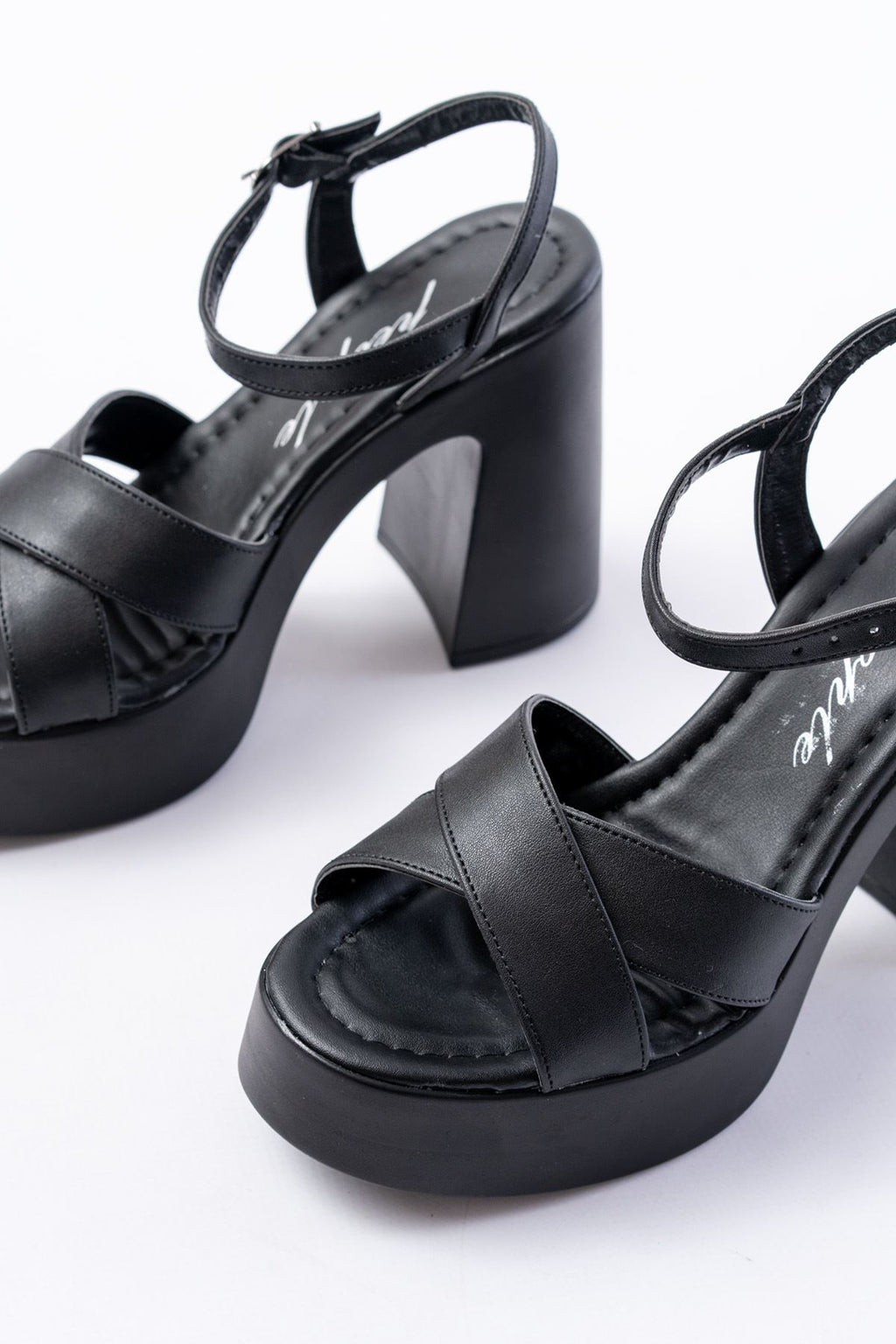 ZRİN-105 Premium Siyah Çapraz 12 cm Kalın Topuklu Kadın Sandalet