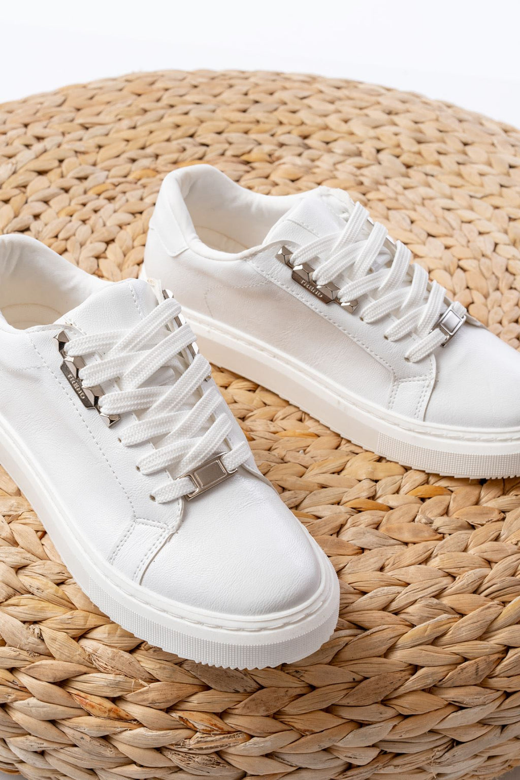 ZRİN-910 Premium Beyaz Bağcıklı Günlük Kadın Sneaker