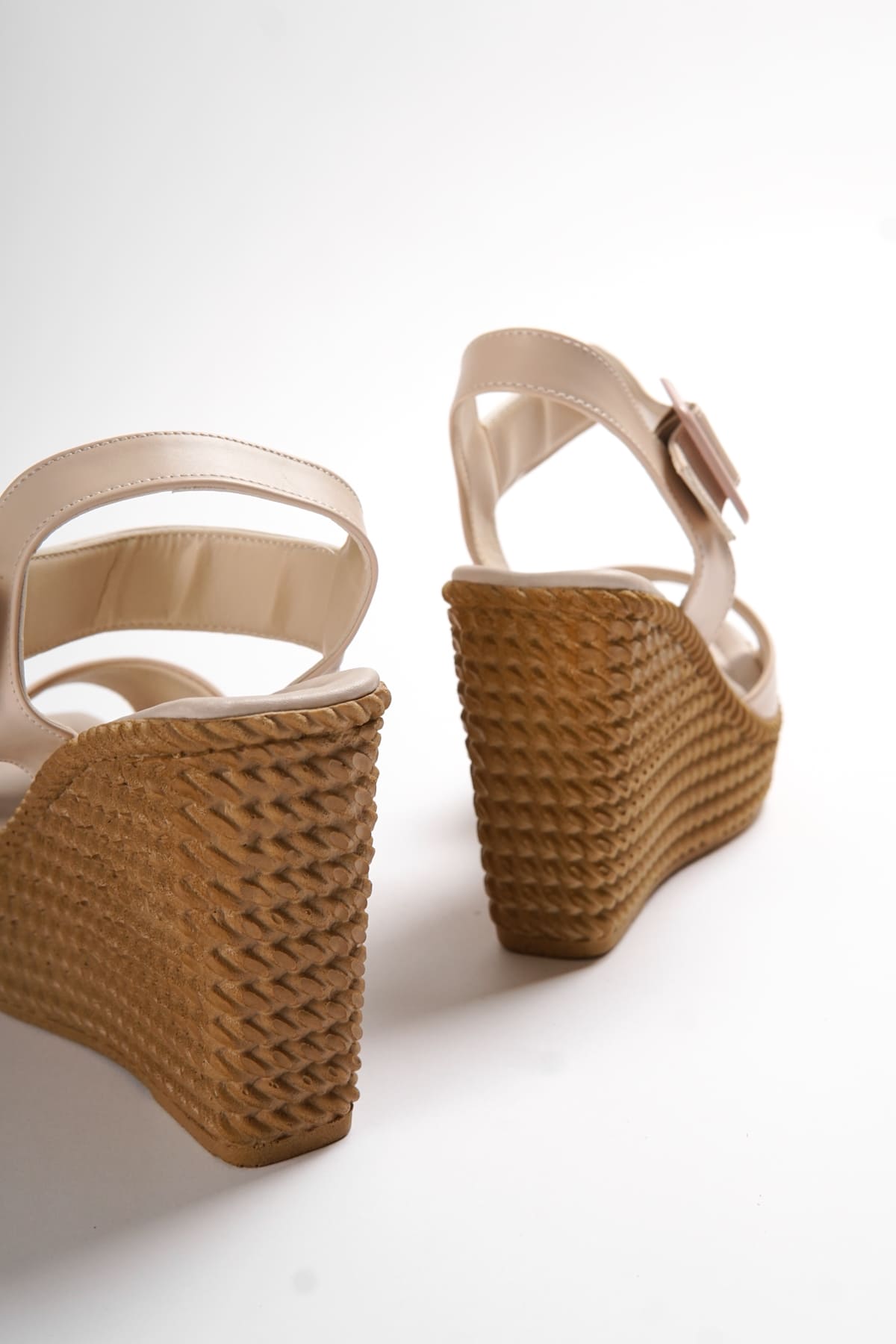 PERLA Buckled Elastic Wedge Heeled Orthopedic Sole Straw Women's Sandals - Skin 