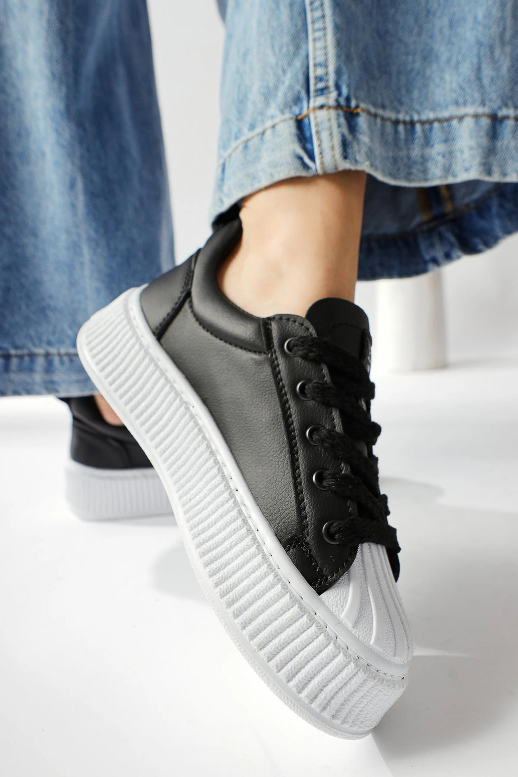 Piata Premium Siyah Beyaz Bağcıklı Star Kadın Sneaker