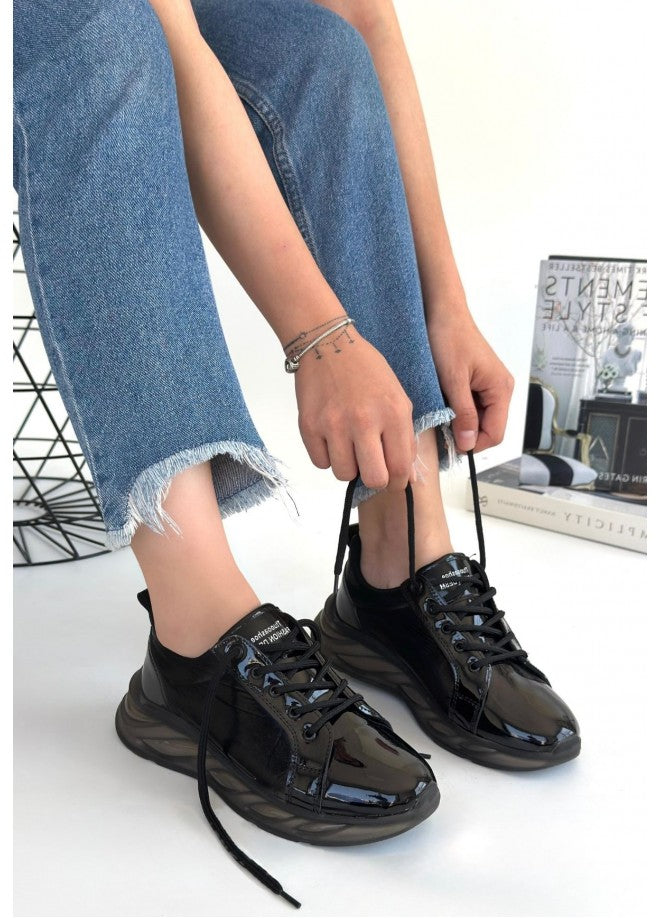 PİO Siyah Rugan Özel Taban Kadın Sneaker