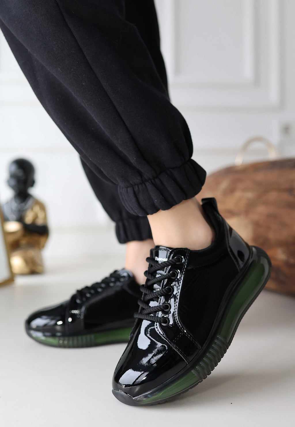 PİO Siyah Yeşil Rugan Özel Taban Kadın Sneaker
