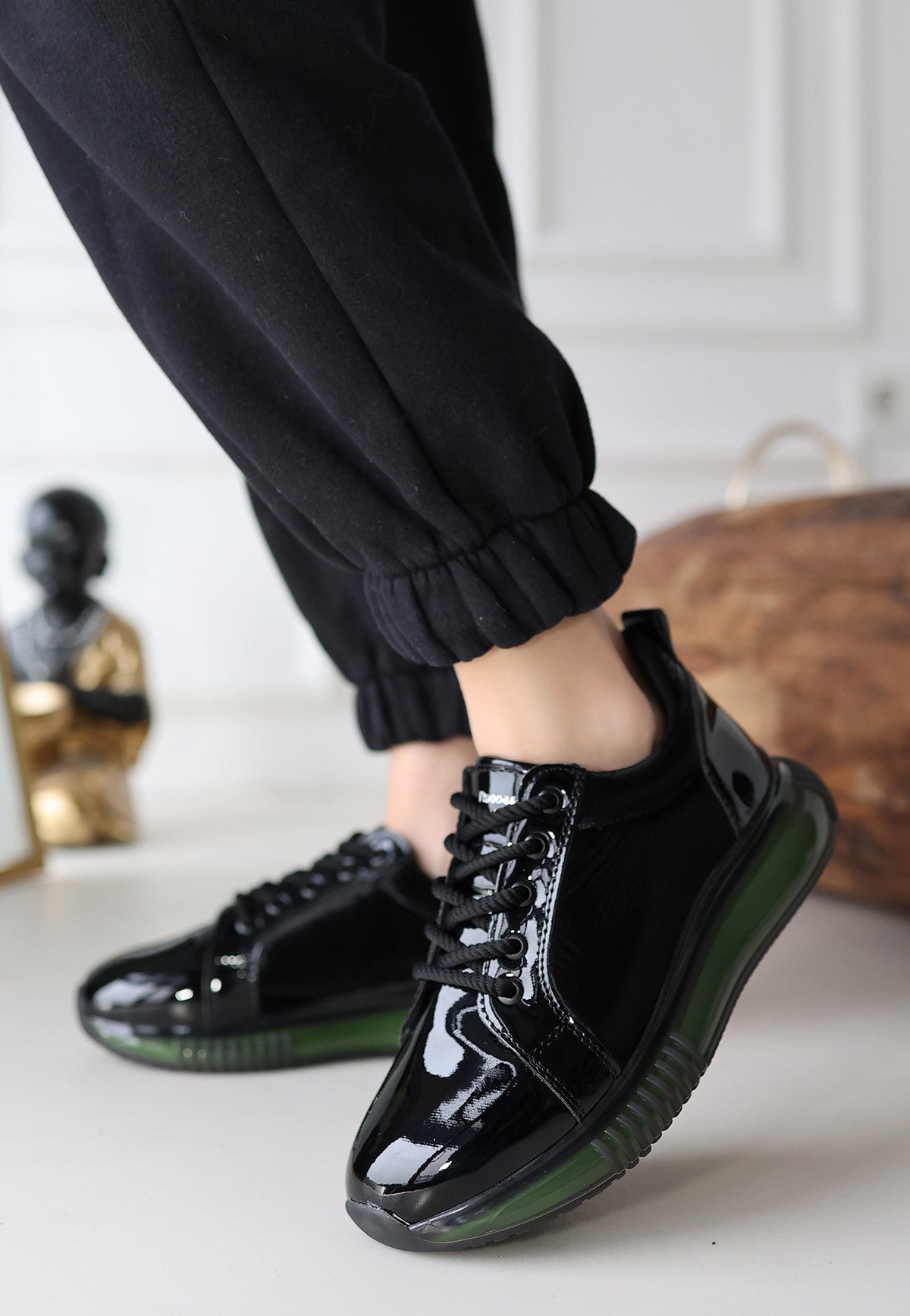 PİO Siyah Yeşil Rugan Özel Taban Kadın Sneaker