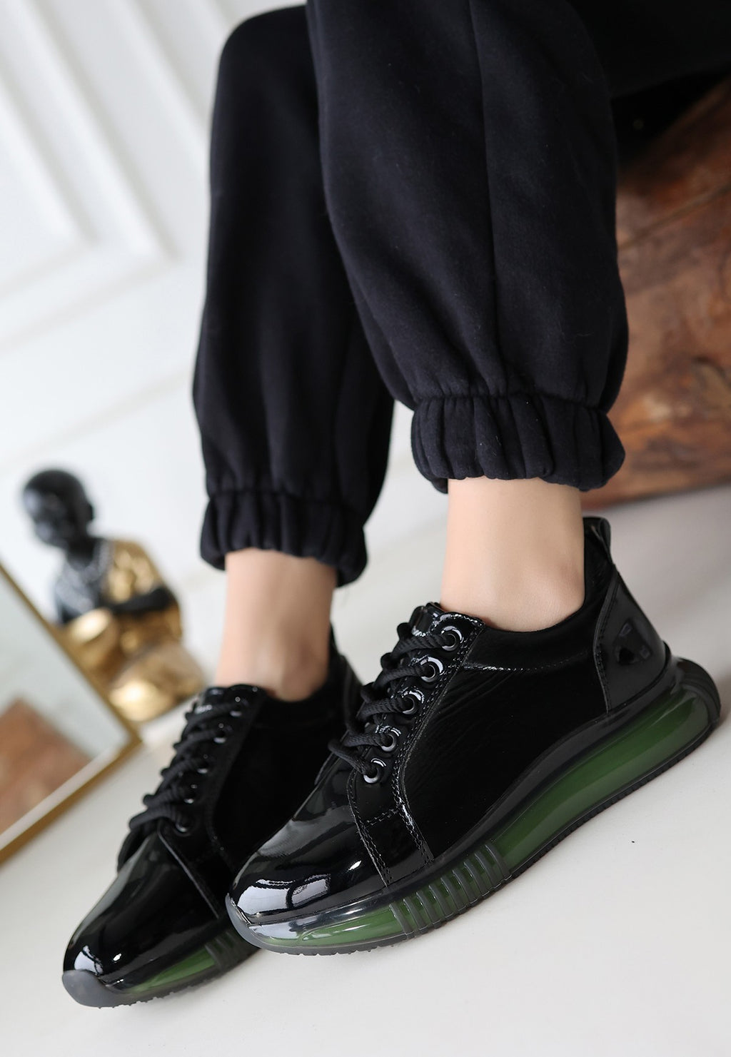 PİO Siyah Yeşil Rugan Özel Taban Kadın Sneaker