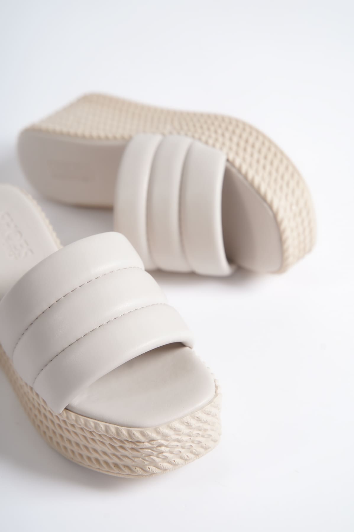 REINA Wedge Heeled Orthopedic Sole Wicker Look Women's Slippers - Cream