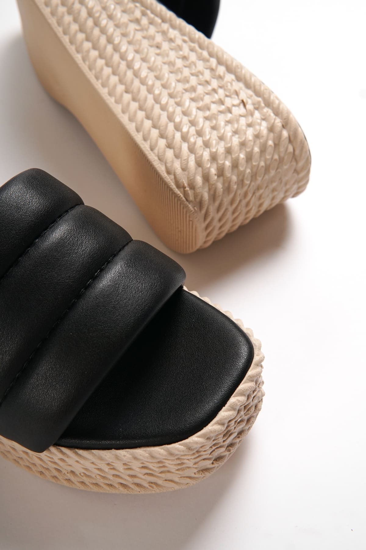 REINA Wedge Heeled Orthopedic Sole Wicker Look Women's Slippers - Black