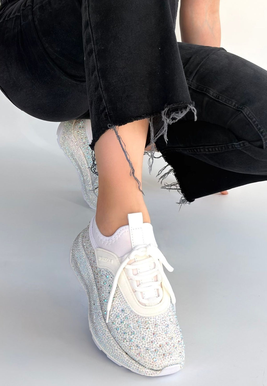 ZRNE-007 Premium Beyaz Boncuk İşlemeli Kadın Sneaker