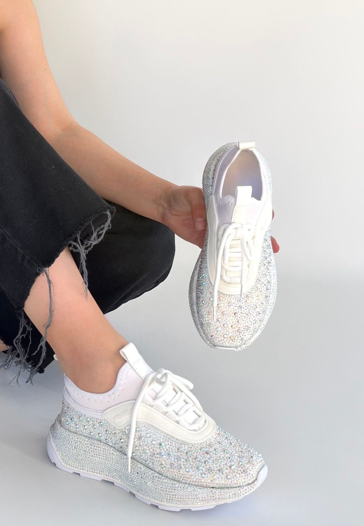 ZRNE-007 Premium Beyaz Boncuk İşlemeli Kadın Sneaker