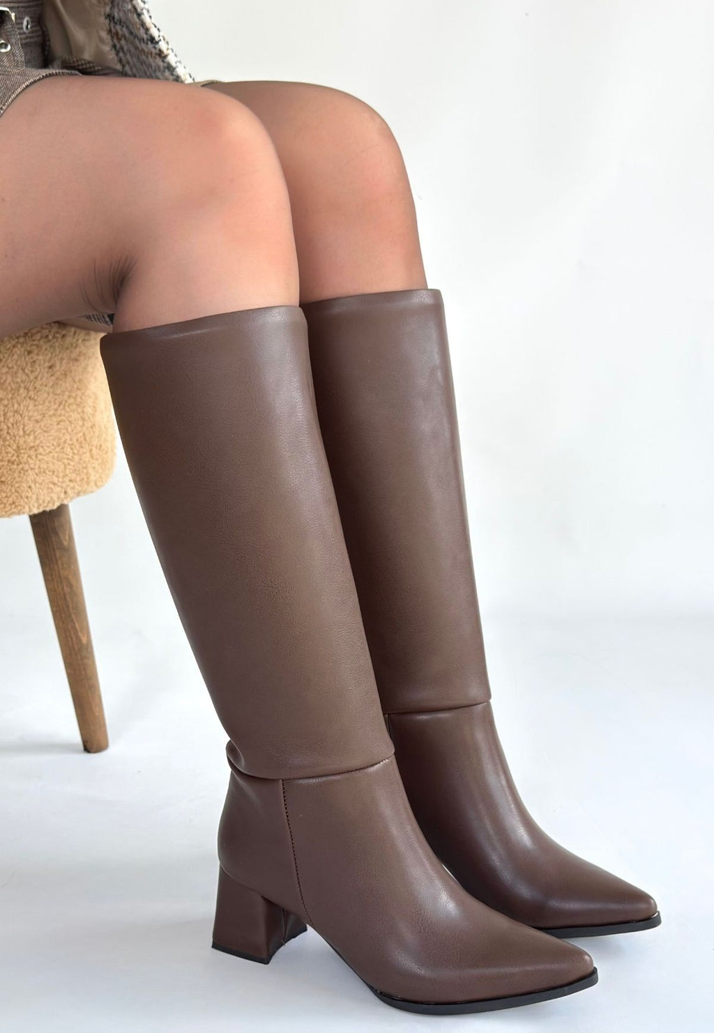 Roksa Premium Sivri Burun Topuklu Acı Kahve Çizme