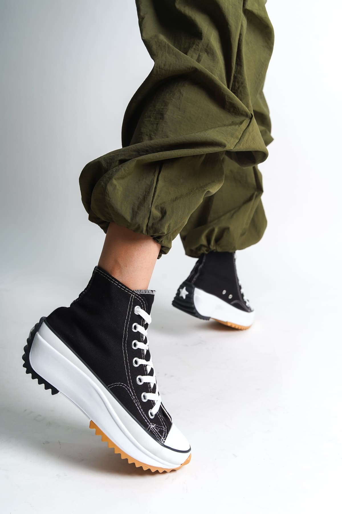 VENICE Lace-Up Orthopedic Sole High-Top Linen Women's Sneaker - Black