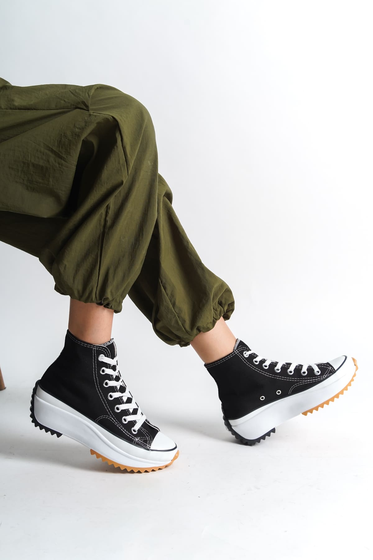 VENICE Lace-Up Orthopedic Sole High-Top Linen Women's Sneaker - Black