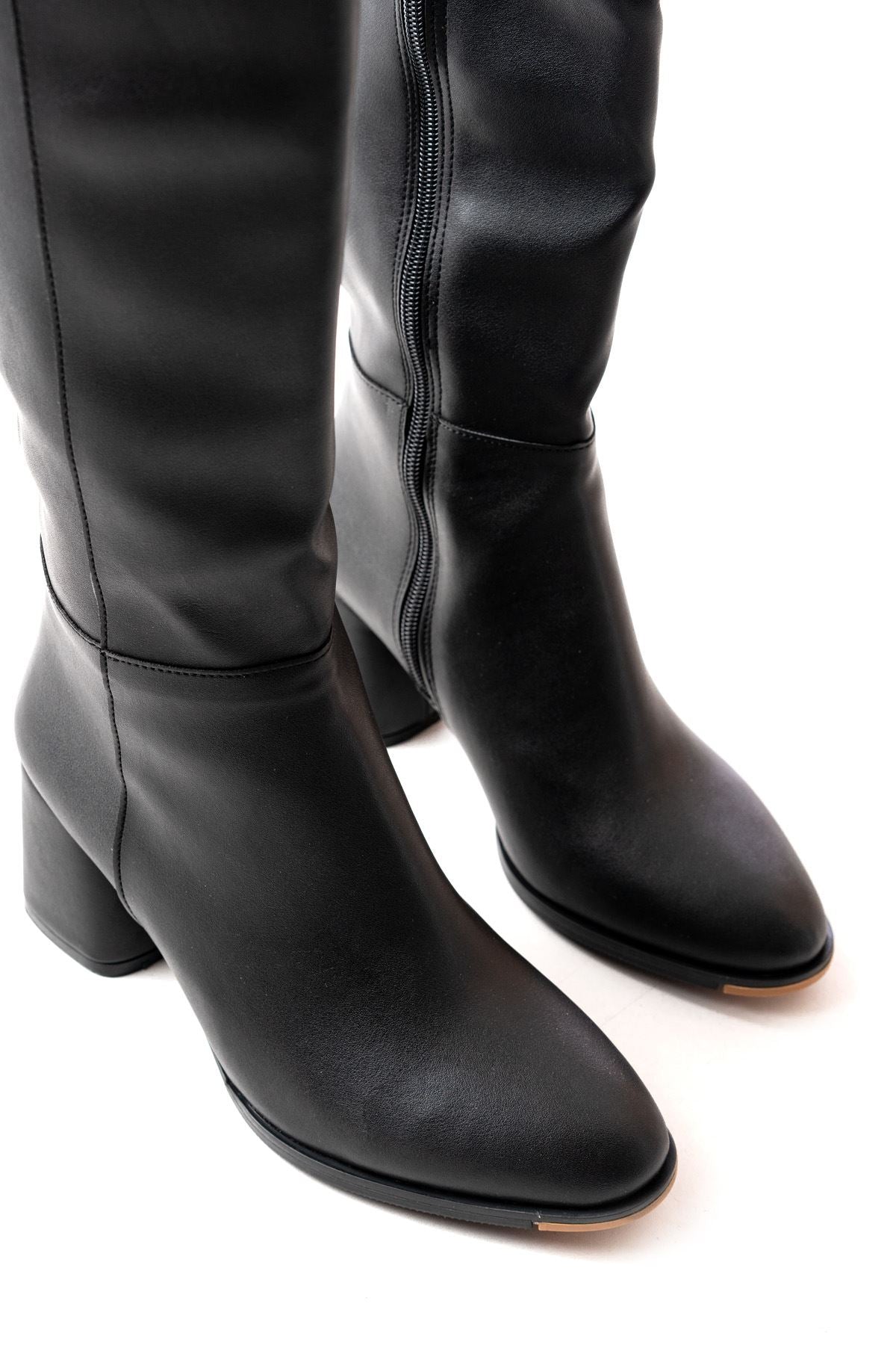 ZRİN-2432 Premium Siyah Topuklu Fermuarlı Günlük Kadın Çizme