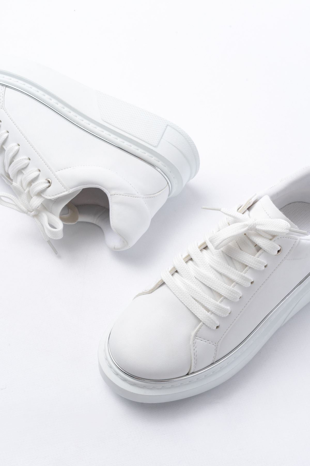 ZRİN-2435 Premium Beyaz Gümüş Bağcıklı Günlük Sneaker