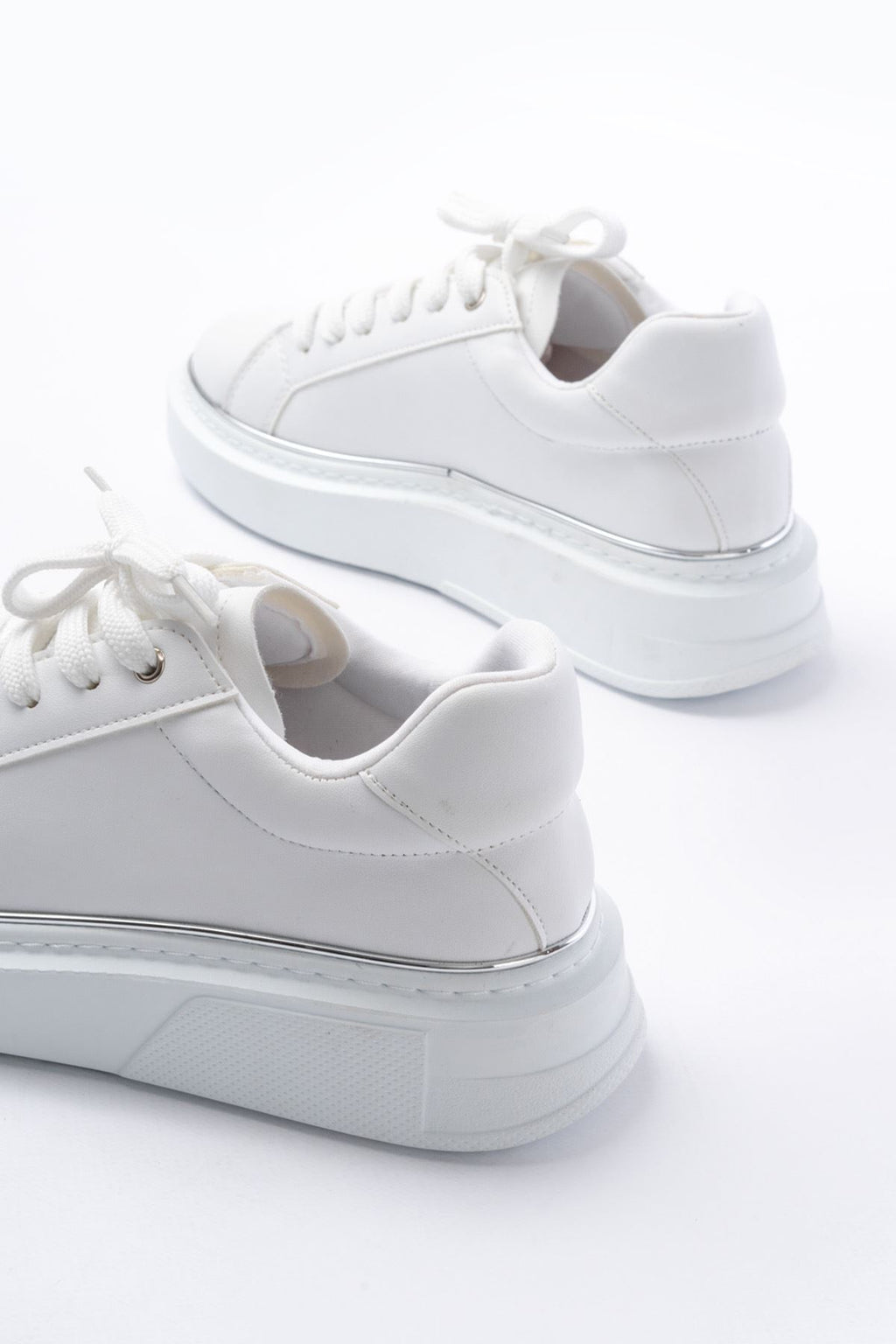 ZRİN-2435 Premium Beyaz Gümüş Bağcıklı Günlük Sneaker